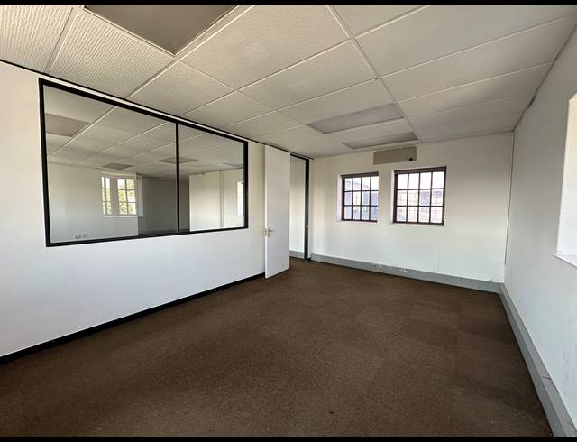 90M² OFFICE TO LET IN PARKMORE